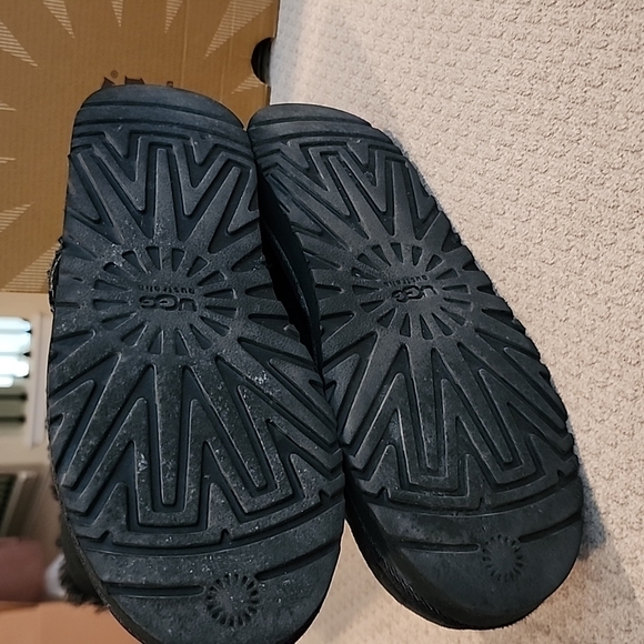 UGG K Bailey Bow Tall Boots - Picture 7 of 16